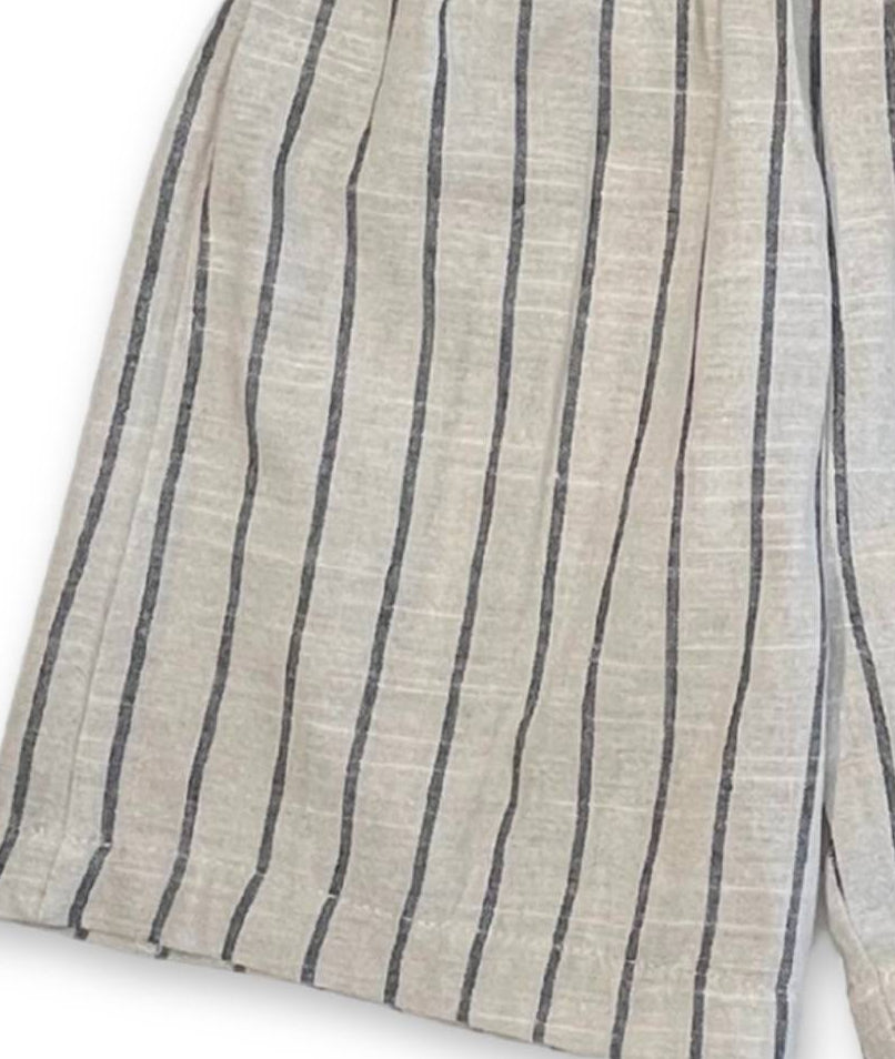 Gestreifte Kindershorts Detailansicht