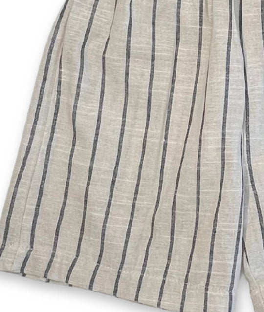 Gestreifte Kindershorts Detailansicht