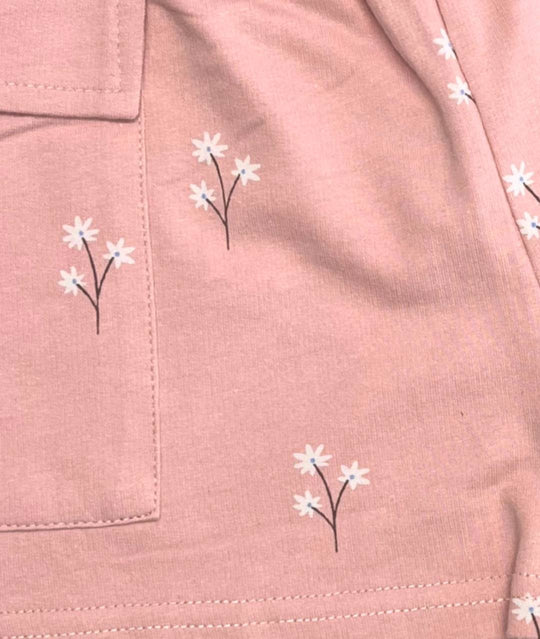 Kurze rosa Kinderhose im Worker-Stil